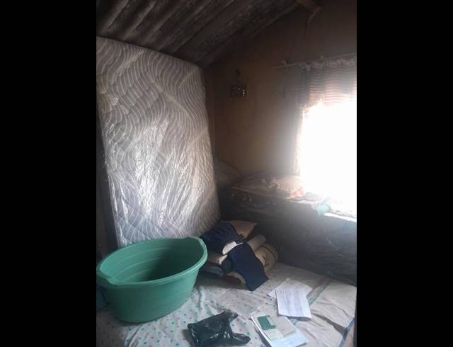 2 BEDROOM HOUSE FOR SALE IN MOFOLO NORTH